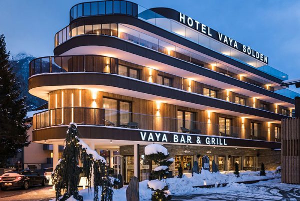 VAYA Hotel Sölden Fassadenplatten Etalbond Fassadenverkleidung Corten Verbundplatten