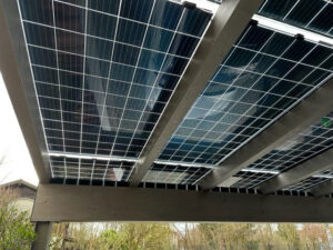FriSolar Roof Carportueberdachung Photovoltaik Elektroauto Ueberkopfverglasung Energiegewinnung Glasmodule Modern Solar Sonnenenergie