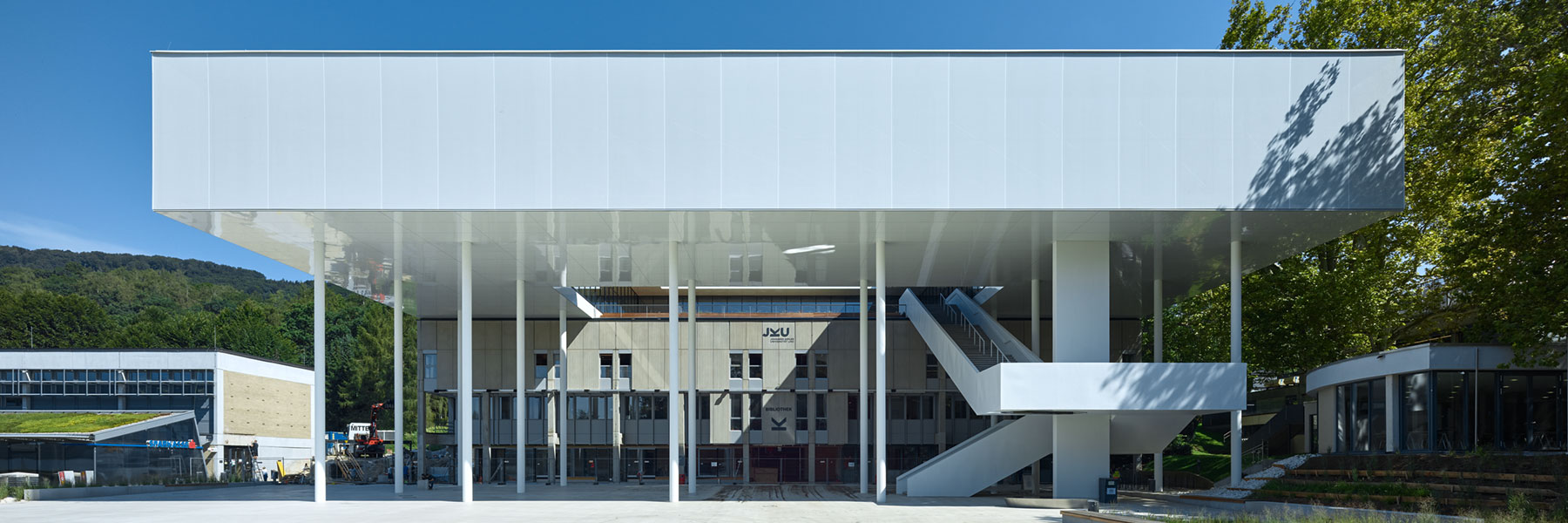 Slider Johannes Kepler Universität Hinterlueftete Fassade Etalbond Fassadenverkleidung Aluminum Verbundplatte
