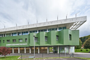 Etalbond LKH Südweststeiermark Fassadenplatten Hinterlueftete Fassade Firmengebaude Aluminium Verbundplatten