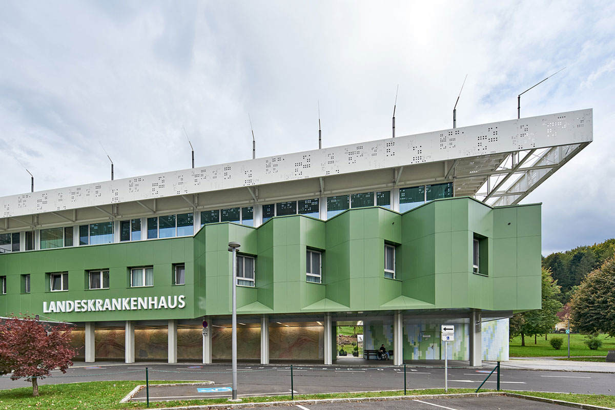 Etalbond LKH Südweststeiermark Fassadenplatten Hinterlueftete Fassade Firmengebaude Aluminium Verbundplatten