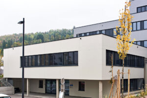 Etalbond LKH Wolfsbergl Fassadenplatten Hinterlueftete Fassade Firmengebaude Aluminium Verbundplatten
