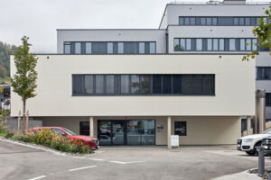 Etalbond LKH Wolfsbergl Fassadenplatten Hinterlueftete Fassade Firmengebaude Aluminium Verbundplatten Modern
