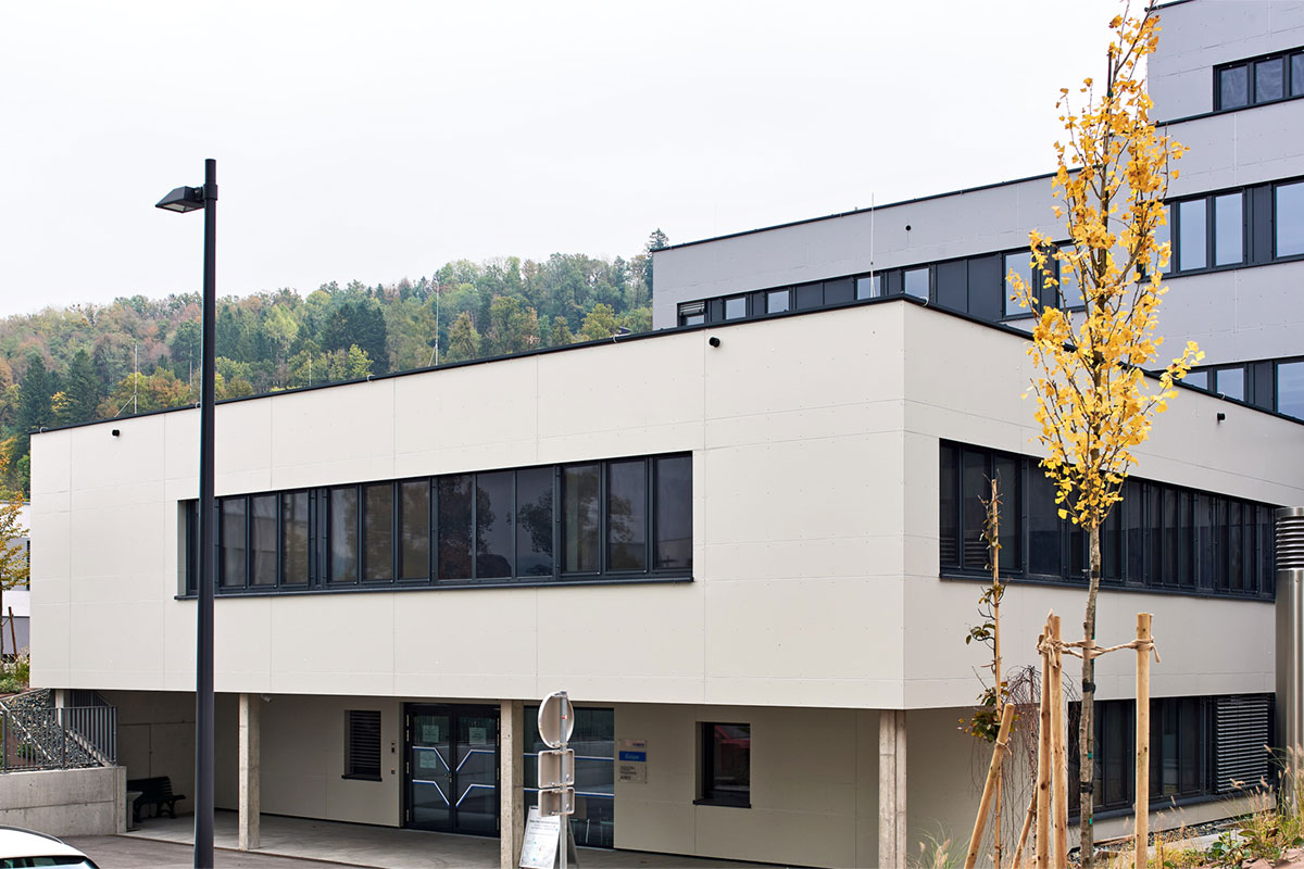Etalbond LKH Wolfsbergl Fassadenplatten Hinterlueftete Fassade Firmengebaude Aluminium Verbundplatten
