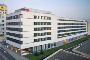 Etalbond Intercity Hotel Fassadenplatten Hinterlueftete Fassade Firmengebaude Aluminium Verbundplatten