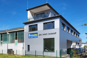 Julius Fritsche Rechnungswesen Neubau Glas Metall Kunststoff Photovoltaik Fassade Grosshaendler Neubau Bauwirtschaft